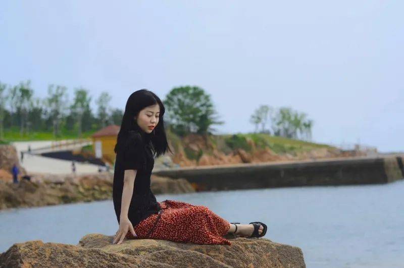 文艺居家美少女,长相温婉,气质清纯,活出自己的精彩