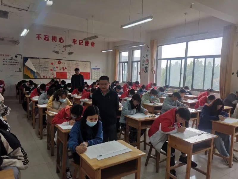 计算机专业部顺利开展优化组合考试工作_监考