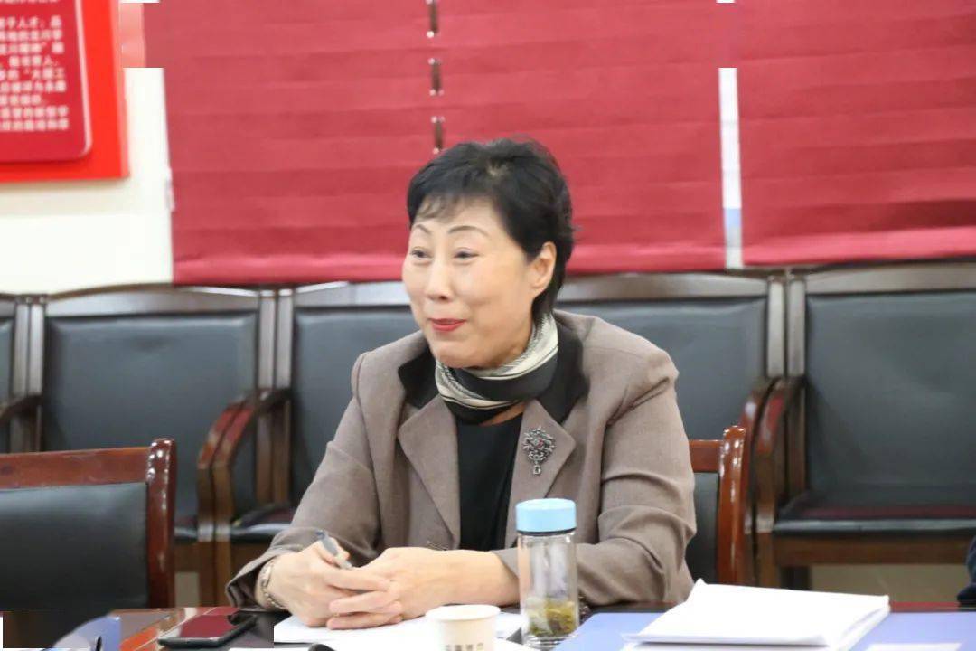 浙江省学校体育协会姜丽副秘书长听了吕永固总校长的报告后指出,今天