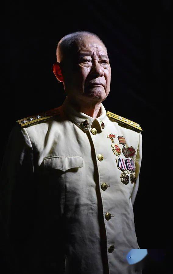 李大云,1934年生,贵州务川人,1951年随部队入朝.