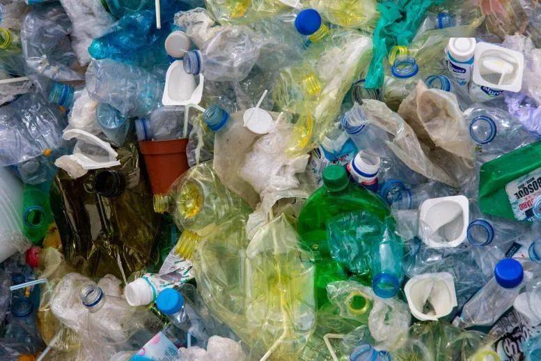 加拿大宣布将在2021年底前禁止使用塑料袋!