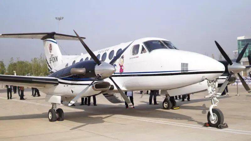 安全稳定,舒适快捷,是美国豪客比奇公司生产的目前国内外公务机的主力