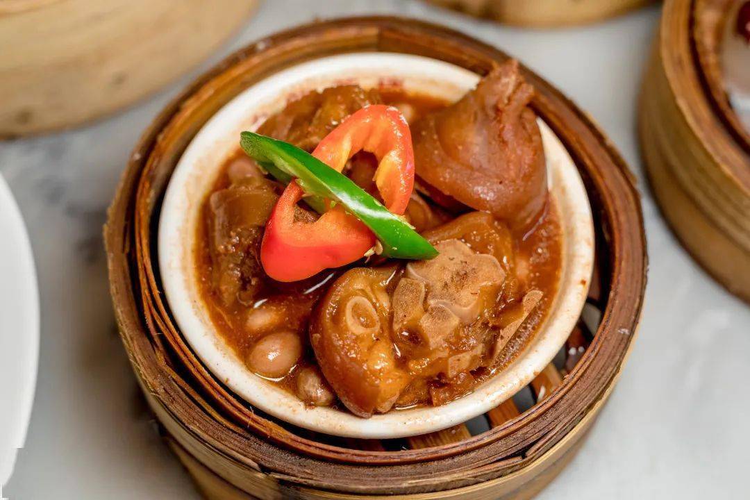 别的地方很少点心会有蒸猪手,没想到在这里可以吃到.