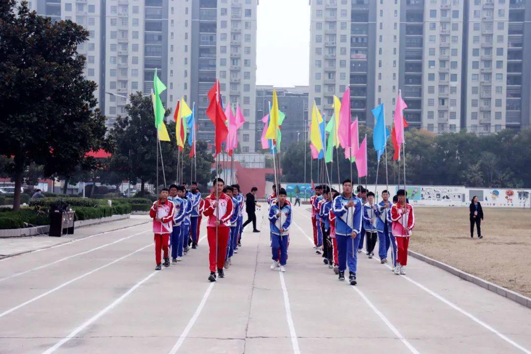 烁动青春炫出风采点燃激情泗县双语中学举行第十二届秋季田径运动会