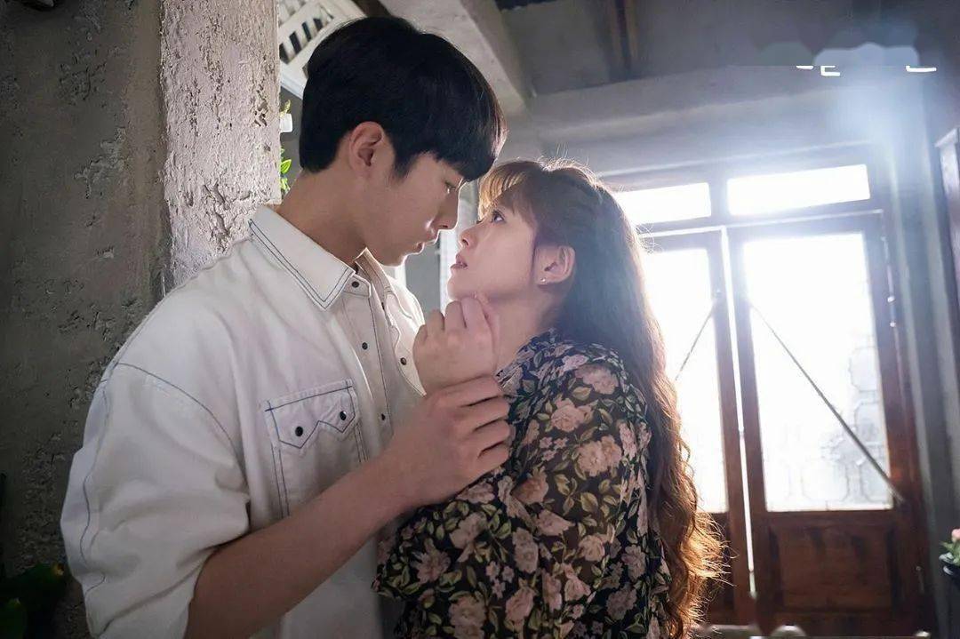 主演:郑秀晶 / 张东润 / 文晶熙 / 尹博 / 李铉旭类型:惊悚集数:10