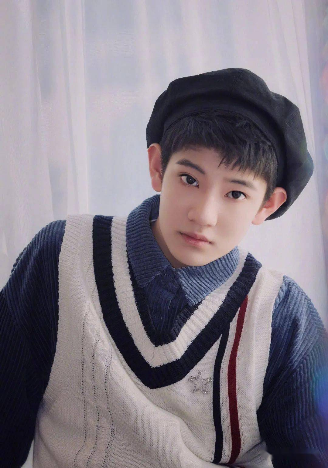 吃软饭聊骚出轨骗网红搞hs这个16岁的男爱豆可真会玩