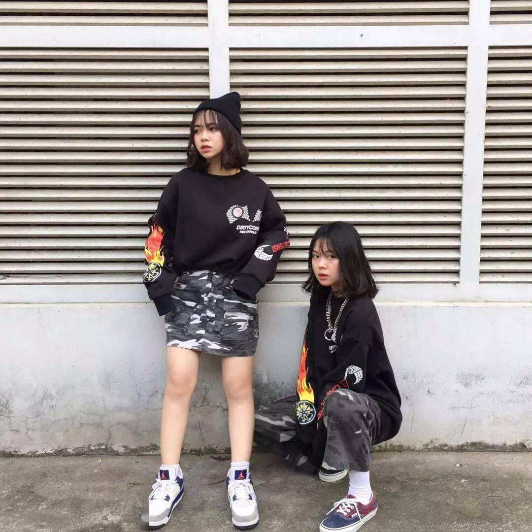 可爱闺蜜拍照姿势让你们怎么拍都美美哒