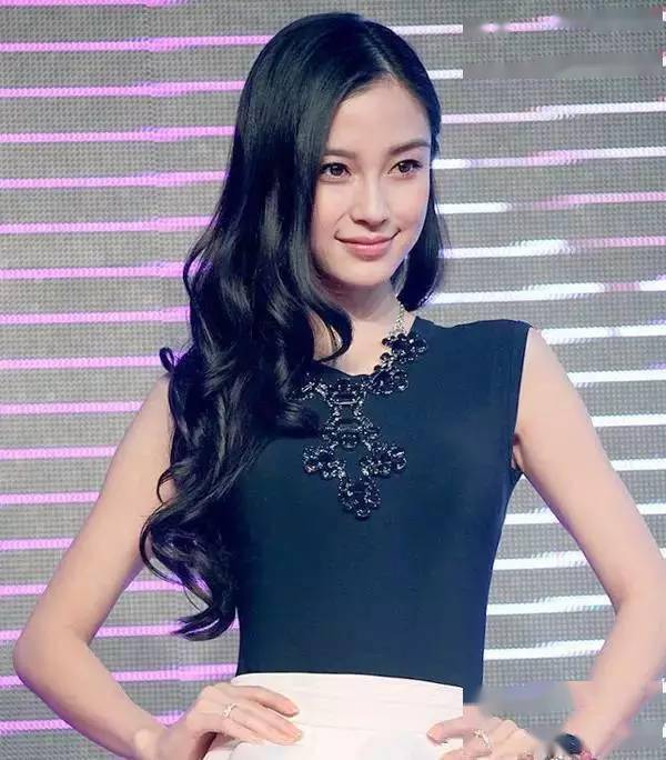 学明星把长发放一边就够时尚了!_卷发