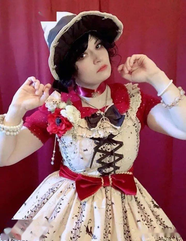 变身万圣节小魔女这些妆容单品安利给你