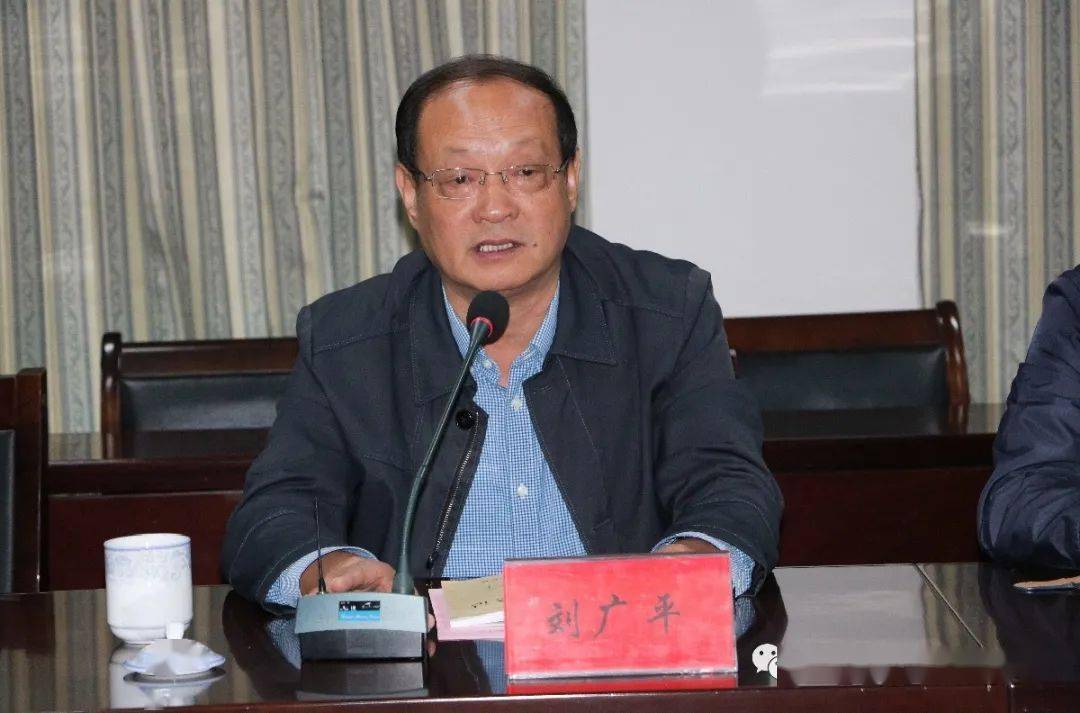 盐城市新洋高级中学与如皋市第一中学举行合作办学签约仪式