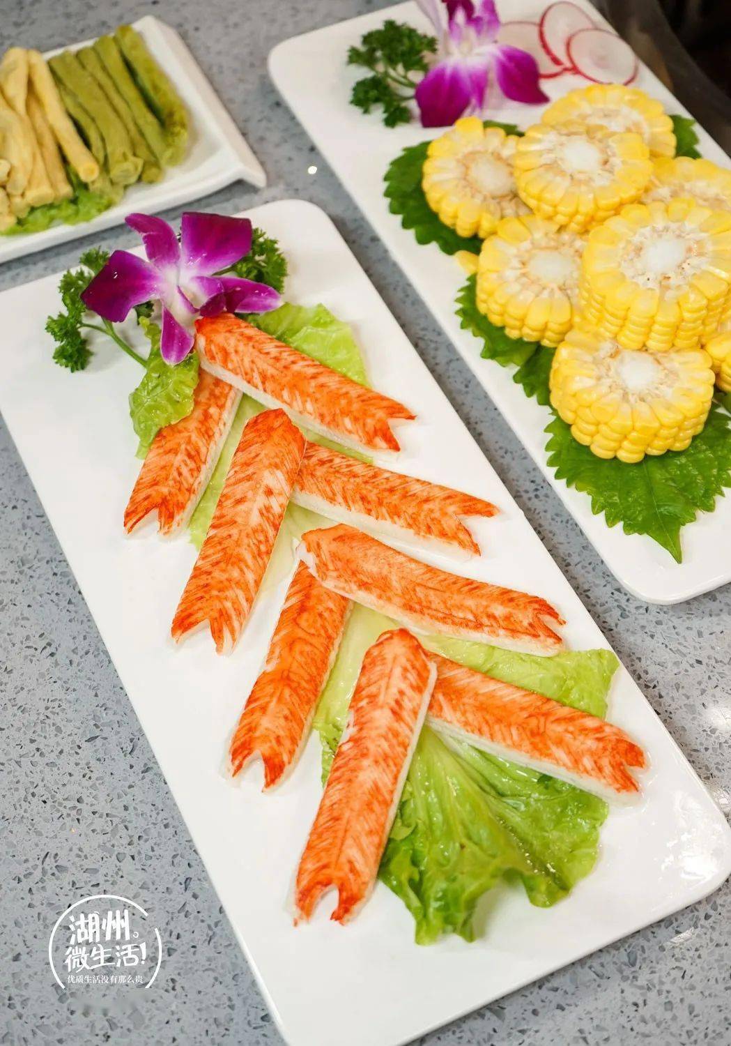 下锅只需要15秒,软糯开花,入口绵软的滋味带着蟹肉棒的鲜味儿~蔬菜