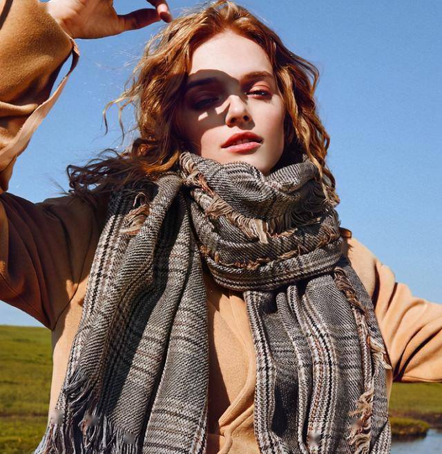 怎么把围巾戴出杂志效果把握这3个窍门更容易穿出自己的风格