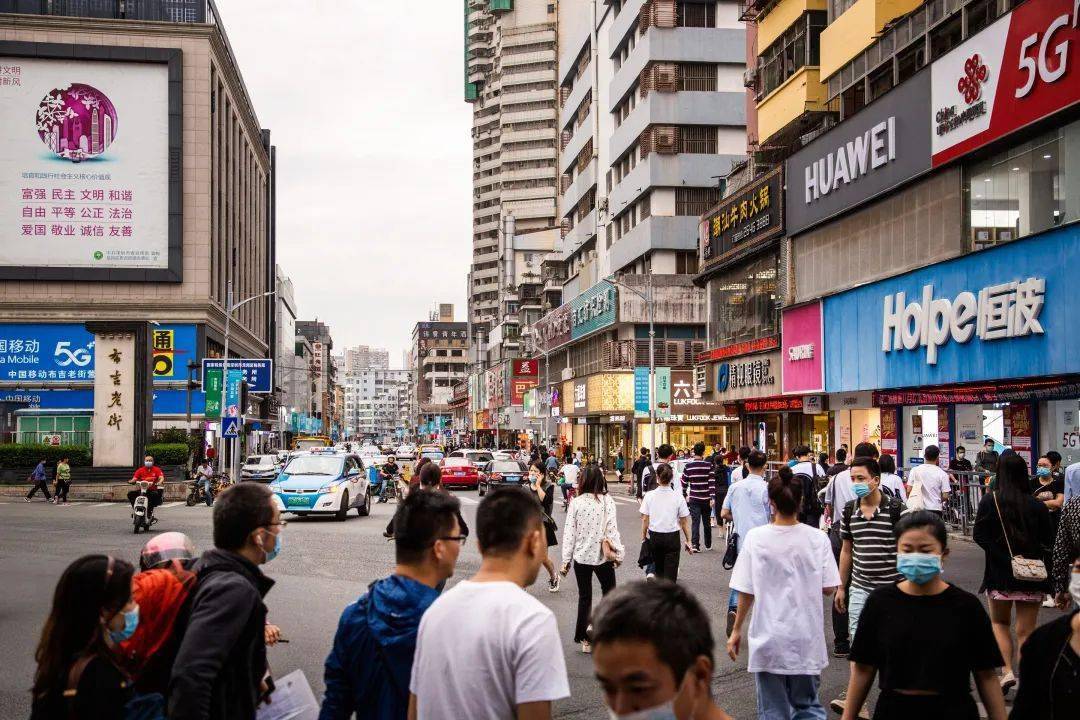 在布吉等待一座城市的新生