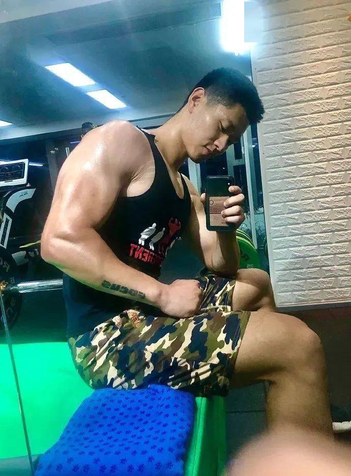 188cm身材练就硬核小钢炮,太可了吧!_阿达