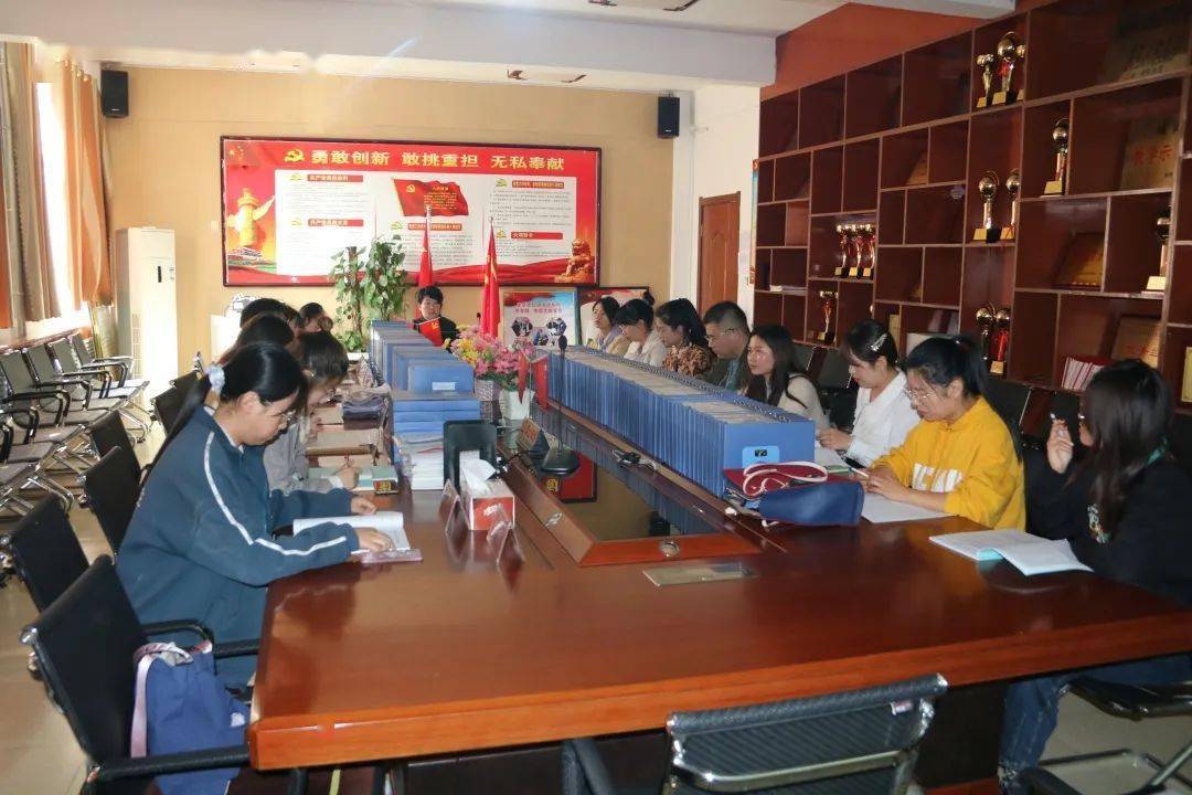 为了提升教育教学质量,践行适合教育办学理念,文登区三里河中学不断