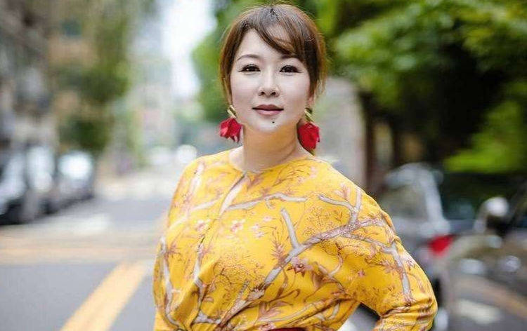 50岁女星嫁小12岁富二代 为生子停工打排卵针 只想传宗接代 张秀卿