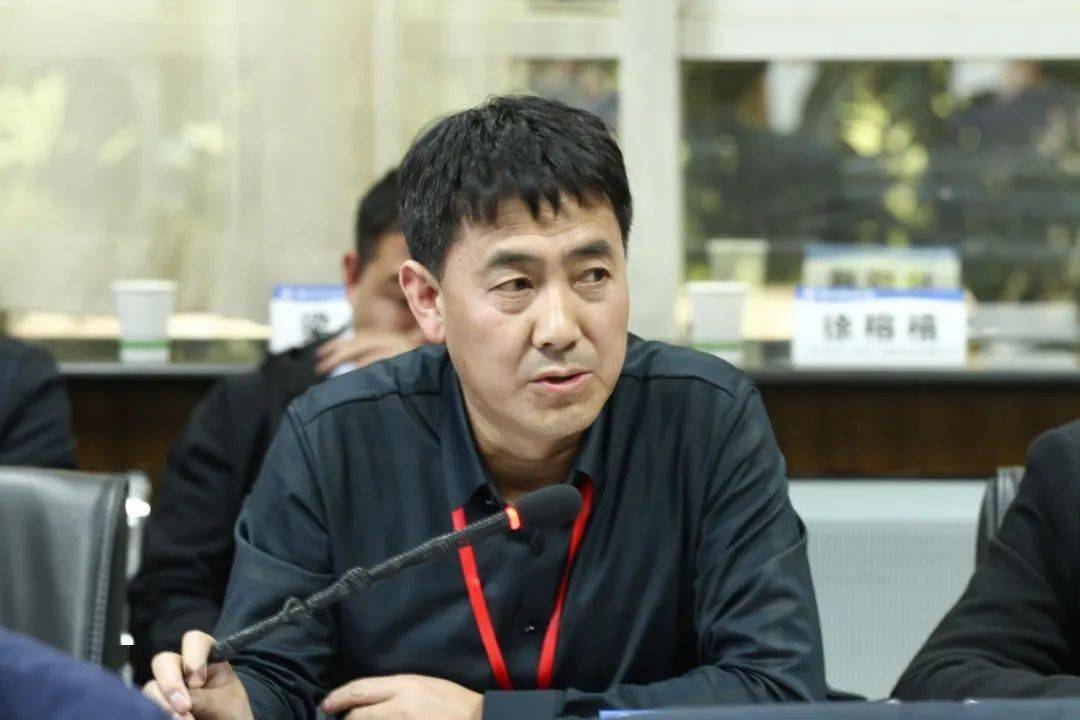 浙江传媒学院互联网与新媒体研究院院长曾静平教授指出,人工智能渗透