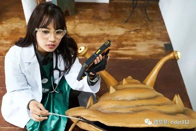 泽塔奥特曼:结花和卡内贡写真公开,粉丝看完当场就酸了!