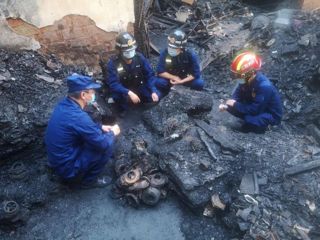 详细讲解了案例的调查及经验教训等环节各类火灾事故调查案例各大队