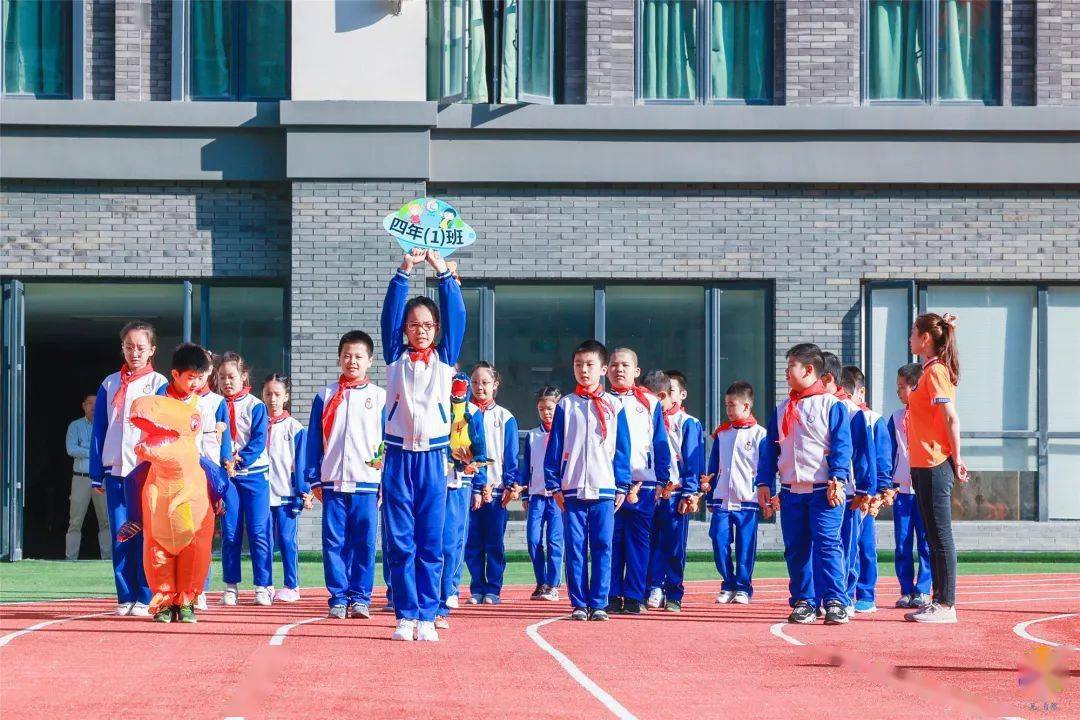 恰同学少年风华正茂记华伦小学第一届田径运动会