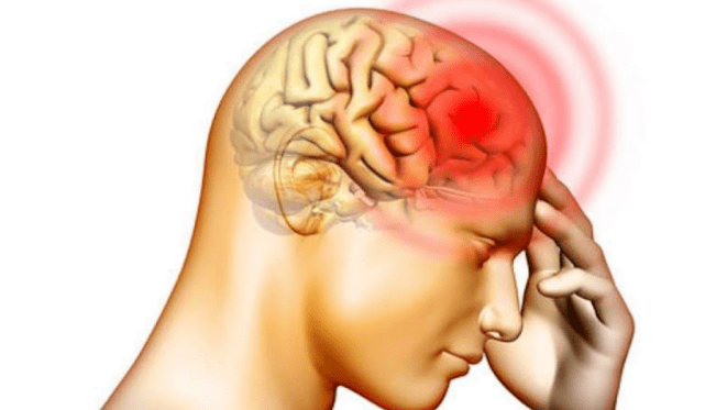 53岁男子,头晕呕吐,查出脑溢血,2个行为是祸根,尽早改掉