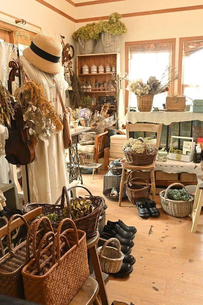 杂货铺店主绿野花园的四季记录