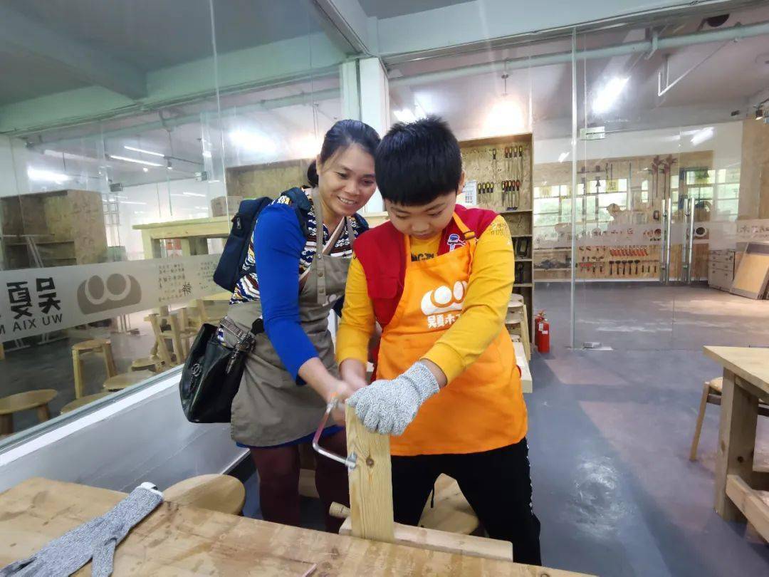 活动回顾走进木工坊变身小小木匠师