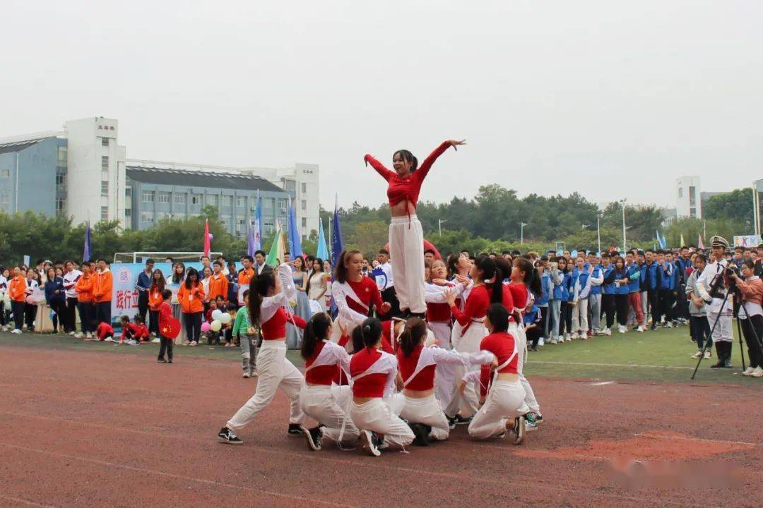 校运会来袭漓院方块队太太太太酷了吧