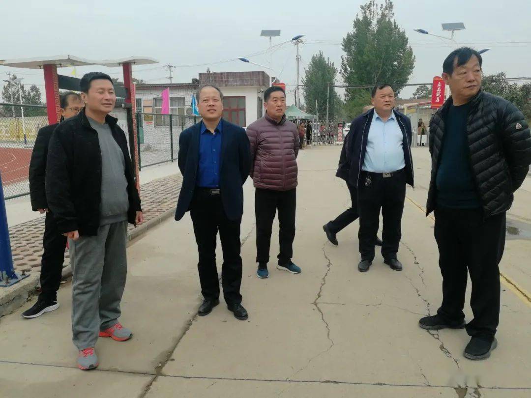 副县长杨文卓到第二中学调研
