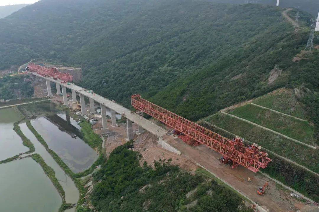 舟岱大桥项目部扫尾工作稳步推进预计春节前完成现场大型设备拆除任务