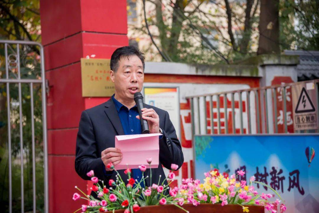 蓝田县两所高中签订"名校 "结对提升协议