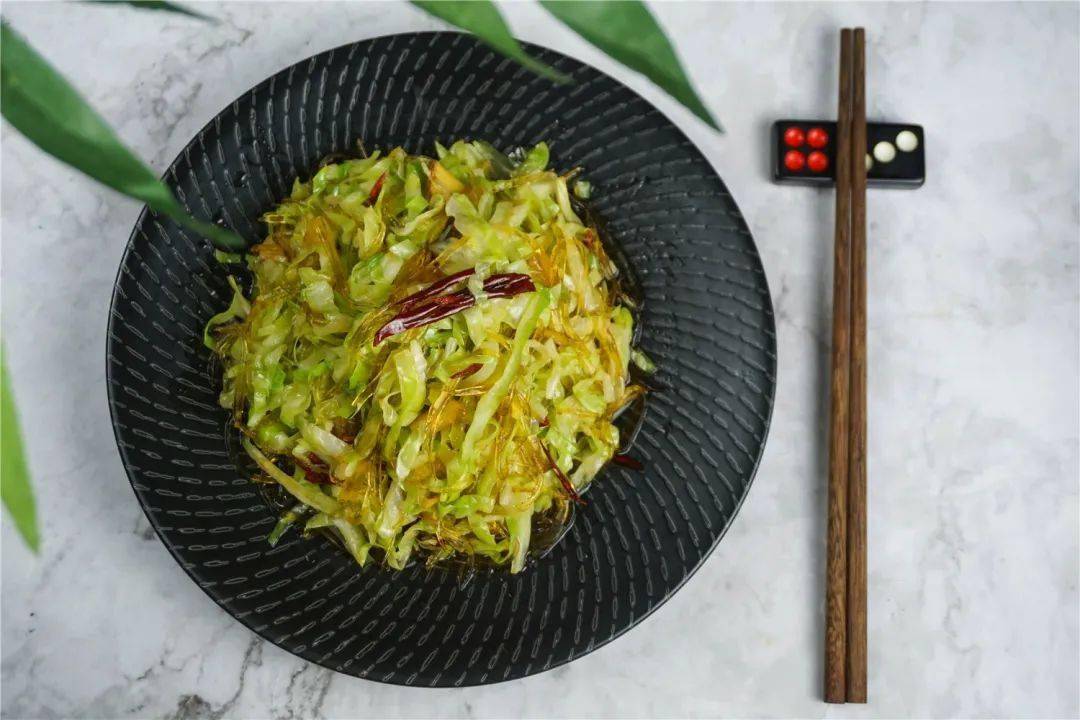 明湖烤鸭,麻辣水煮鱼,砂锅鸭杂,藤椒鸡,过桥豆腐,包菜翅丝._菜品