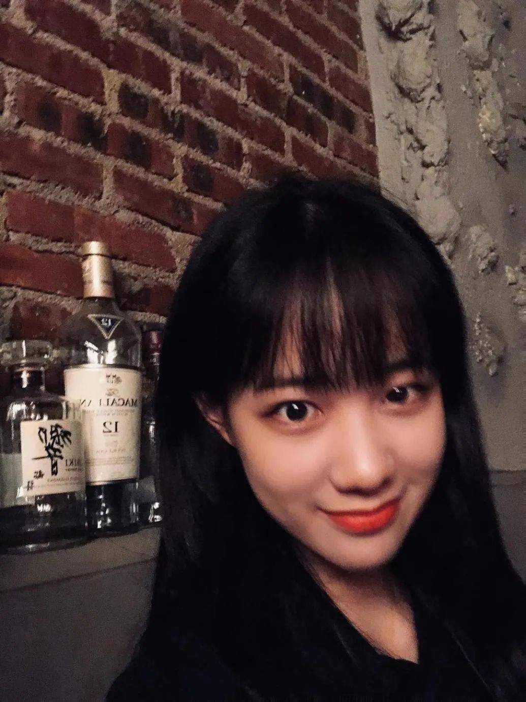 36班班助张天莹喜欢听袁齐聪黑胶唱片的张天莹!