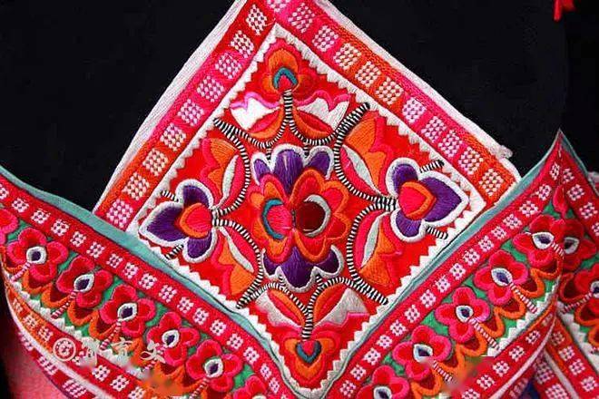 穿的是历史,戴的是神话,花腰彝服饰让人过目不忘_图案