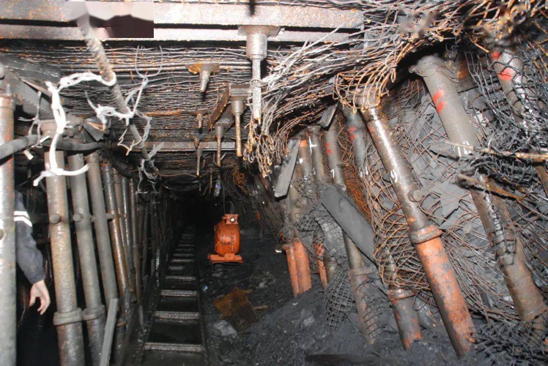 可以减少巷道的开挖长度和数量,有效提高回采率,降低煤炭损失,最大