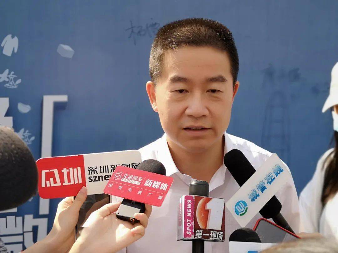 局长杨雷表示:为提升深圳"垃圾减量日"传播率,市城管和综合执法局推出