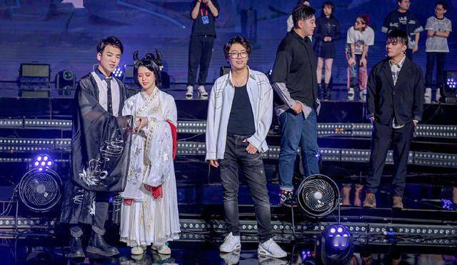 《王者荣耀》五周年请百位歌手演唱《百战成诗》,这个排场太豪华