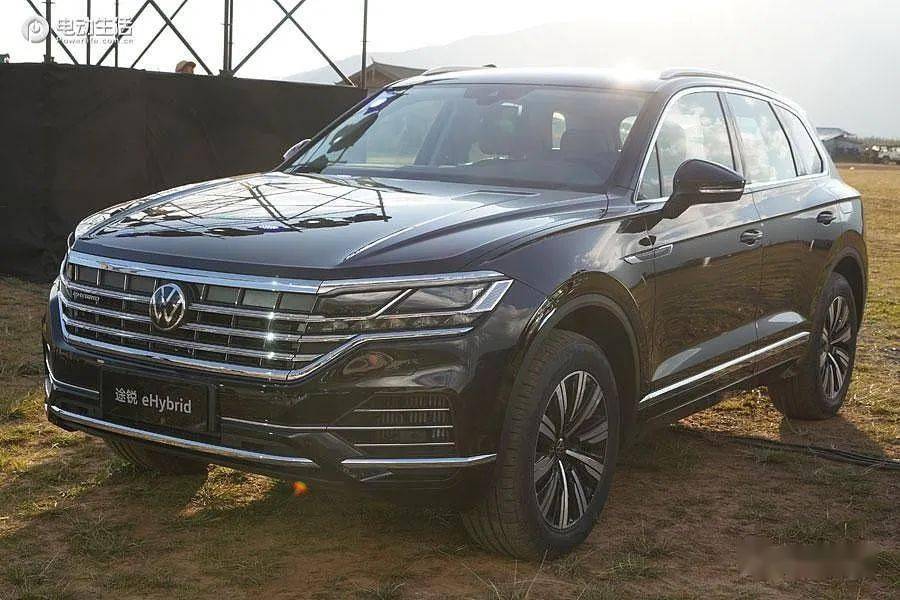 售6798万大众途锐ehybrid插混版正式上市