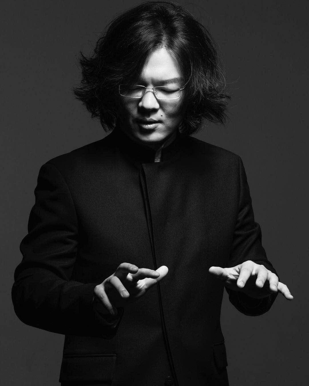 与指挥和乐团的协作与沟通,是诠释一部新作品的必要条件,吴纯也正是以