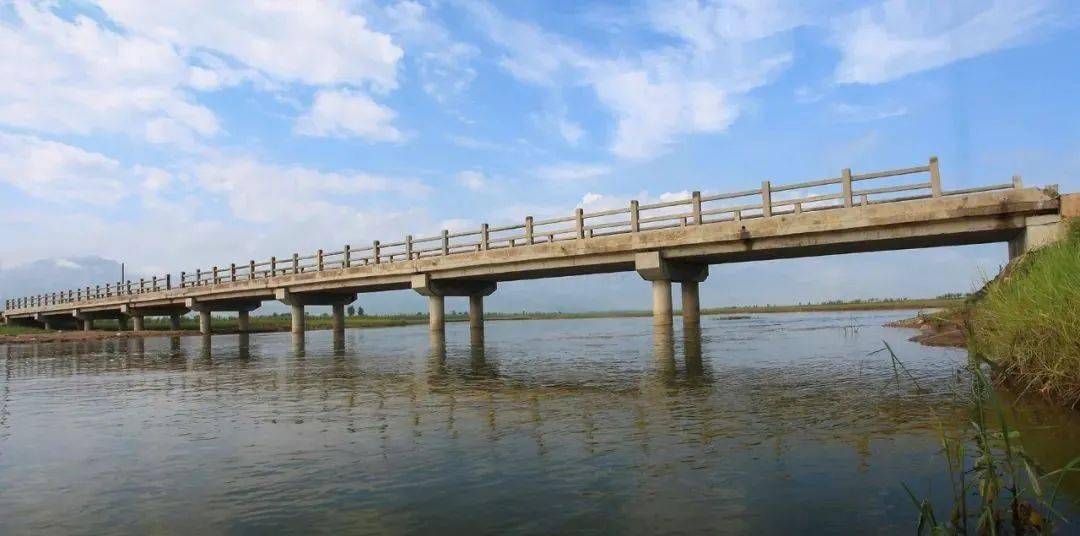圪塔头是要家庄乡的一个行政村,地处桑干河北岸,与揣骨疃镇曲长城村隔