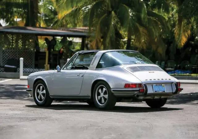 行走的艺术品保时捷911targa历史展演