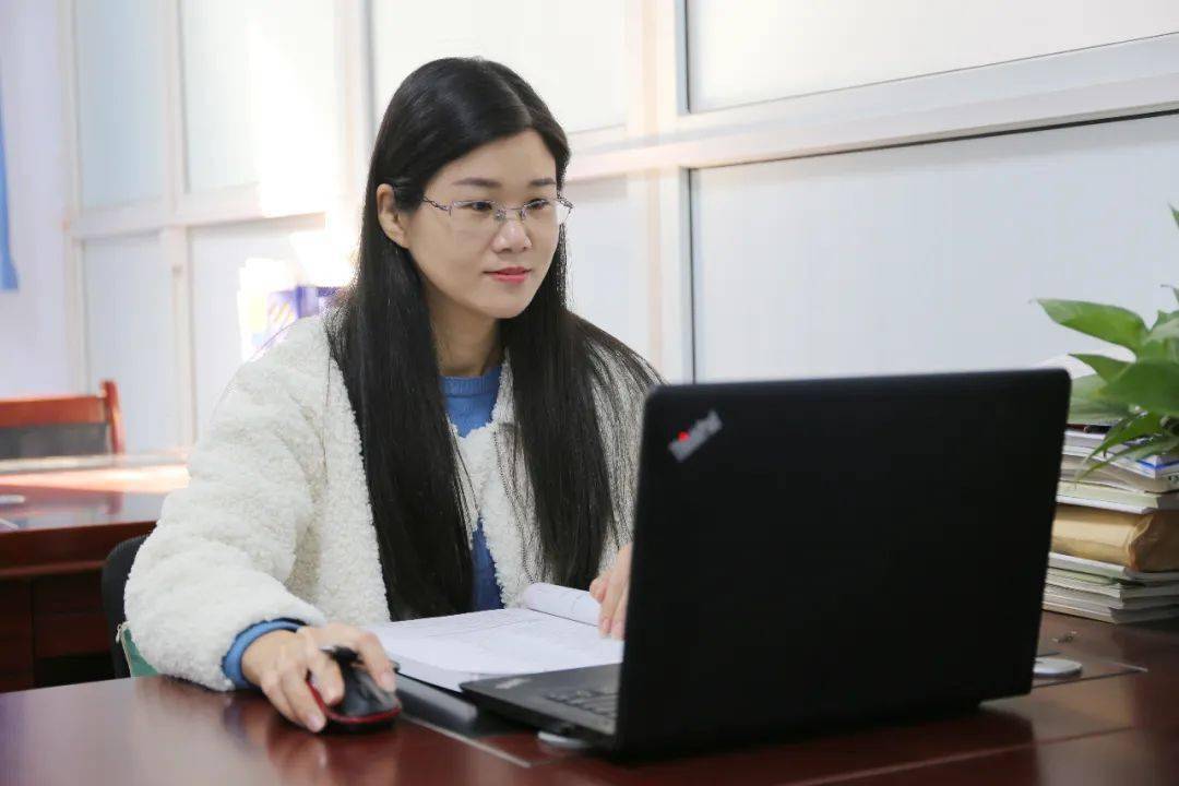 因爱而语因爱而育中报附中优秀教师代表张琛