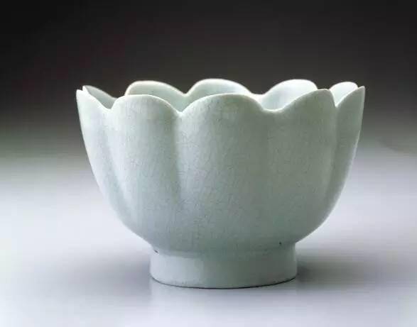 宋代陶瓷文化作为宋代艺术文化一个小小分支,在整个大时代的背景下,它