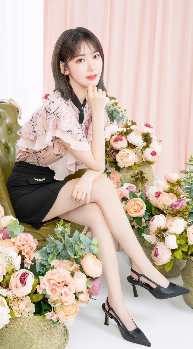 不愧是人间樱花!宫胁咲良穿上"淑女衣",日本女人都爱这样穿