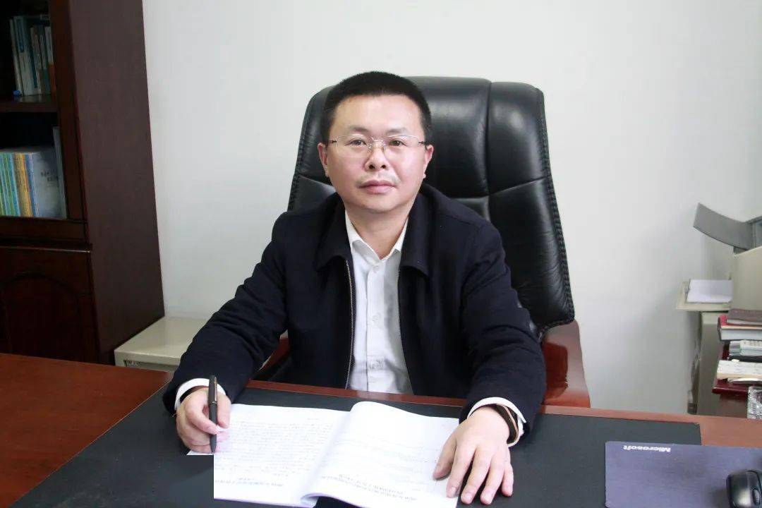 护航脱贫攻坚书记有话说张根祥持之以恒抓作风攻坚护航脱贫攻坚