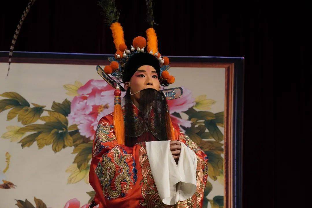 滑动查看更多【第二场:盗令】铁镜公主为帮助四郎盗出金鈚箭,设计圈套