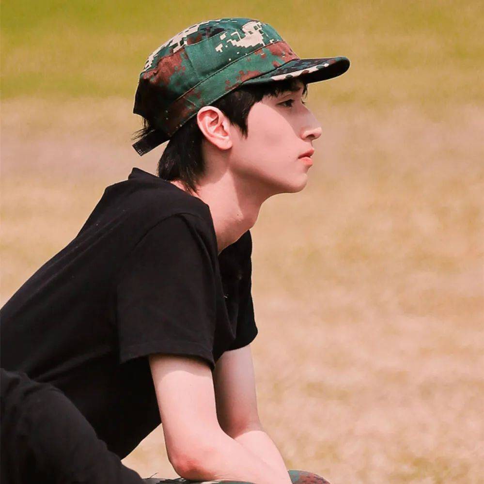 微信头像严浩翔