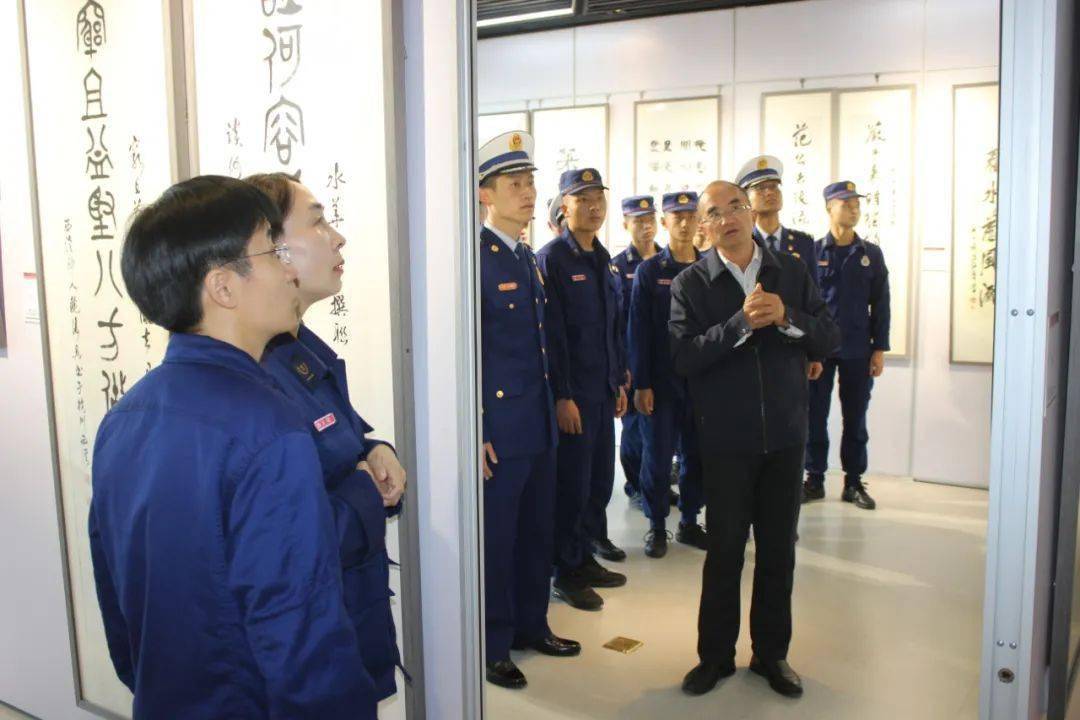 郭水华原为部消防局宣教中心主任,期间,郭水华巧妙结合其多年来从事