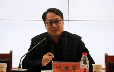 梁园区教研室语文教研员张振军老师点评李小引老师主持的课题今天的