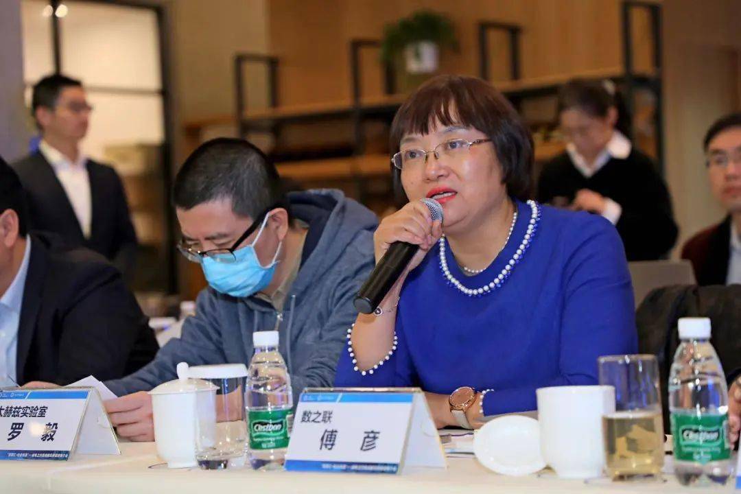 数之联董事长傅彦表示,落户园区后,数之联将继续发挥"头部"企业效应